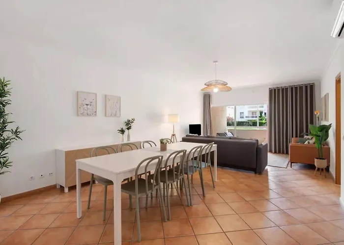 T3 G Alfarrobeira Apartment *