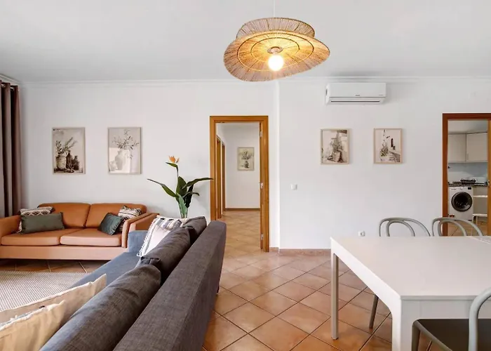 T3 G Alfarrobeira Apartment *